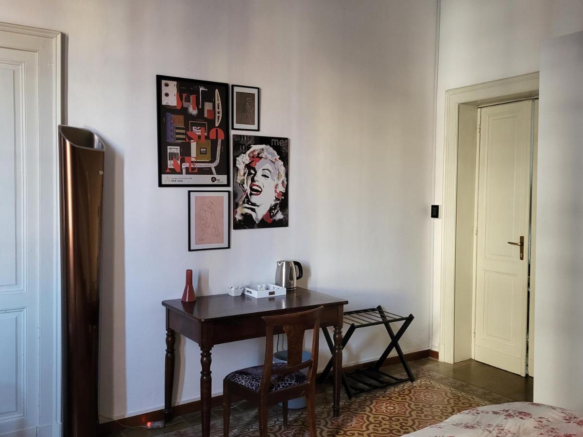 Alfieri Guest House แวร์เชลลี ภายนอก รูปภาพ