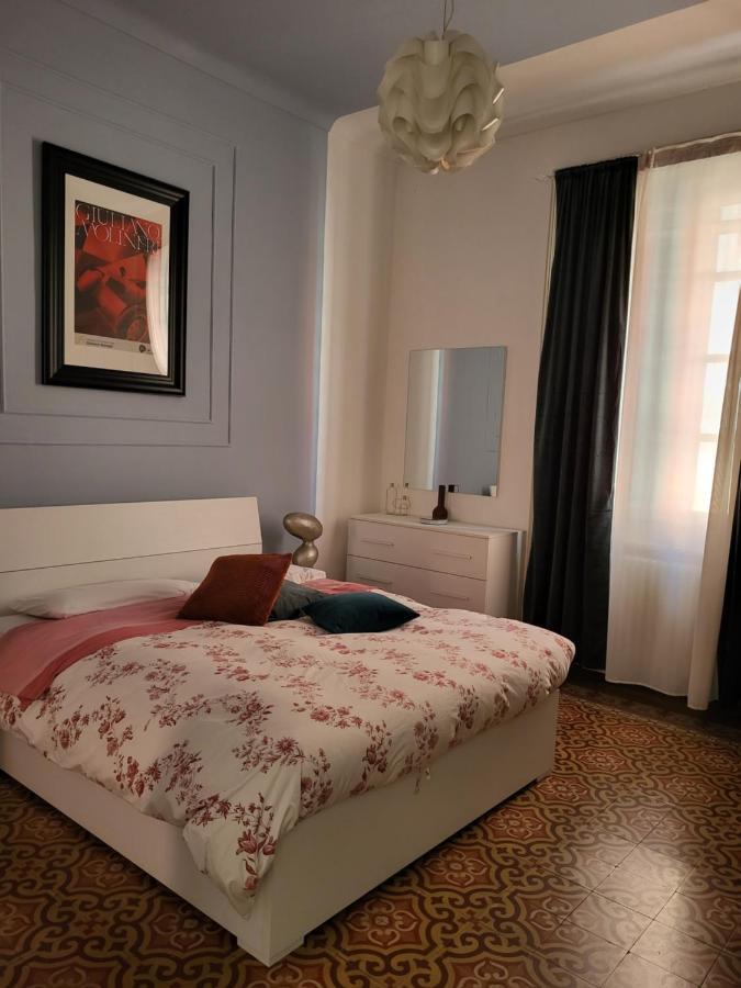 Alfieri Guest House แวร์เชลลี ภายนอก รูปภาพ
